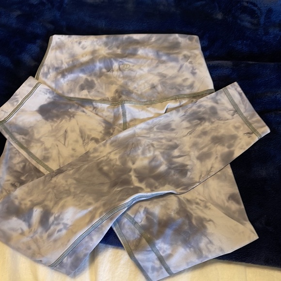 multicolored Lululemon align leggings size 4 length 25 inches. - Picture 2 of 4